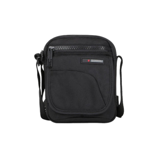 Vista frontal de la bandolera para hombre Gabol Crony Eco en color negro, fabricada con material reciclado rPET, ligera y repelente al agua.