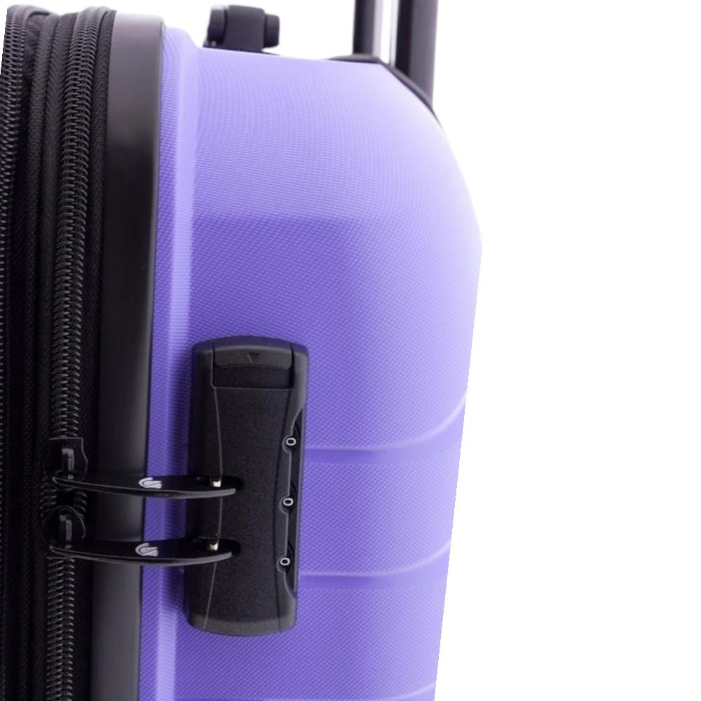 Detalle de la cerradura de combinación integrada de la maleta Gladiator Kick Off en color malva para proteger el equipaje durante el viaje.