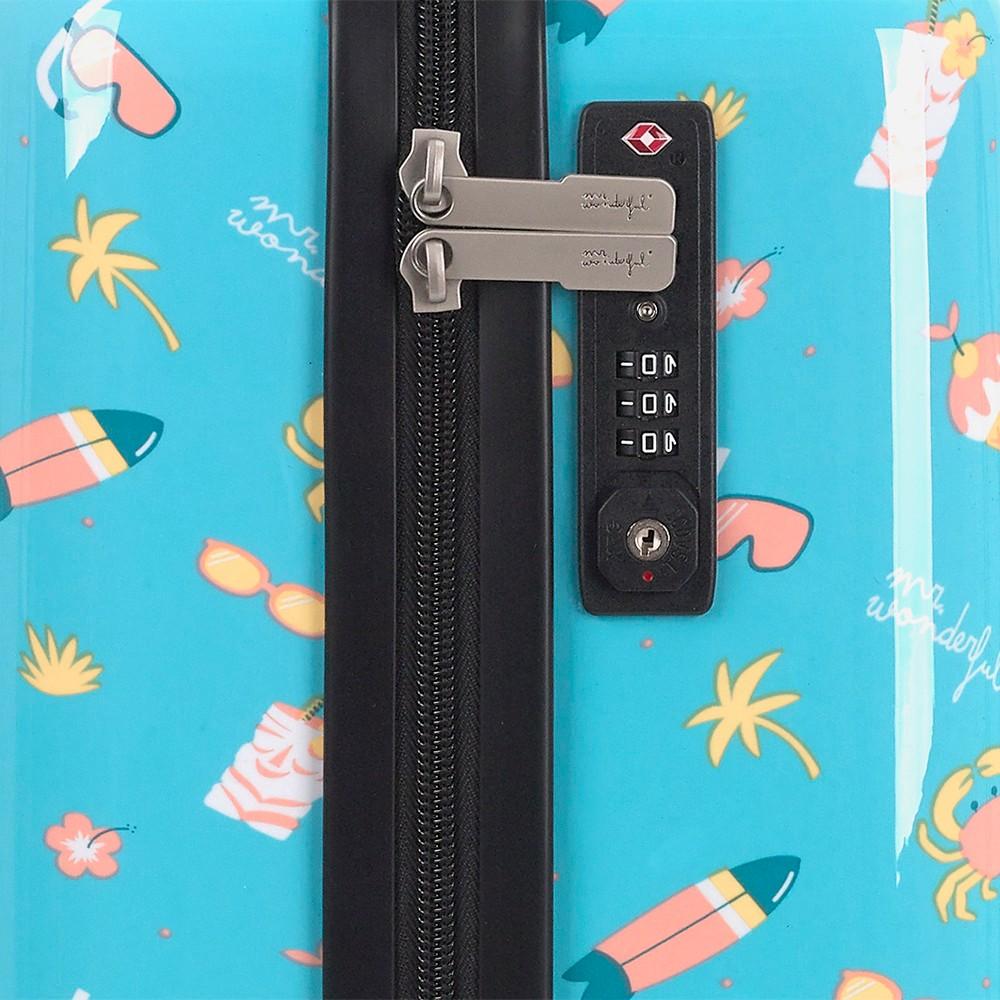 	Seguridad Primero: Detalle del sistema de cierre por combinación integrado. Tus tesoros estarán siempre a salvo.