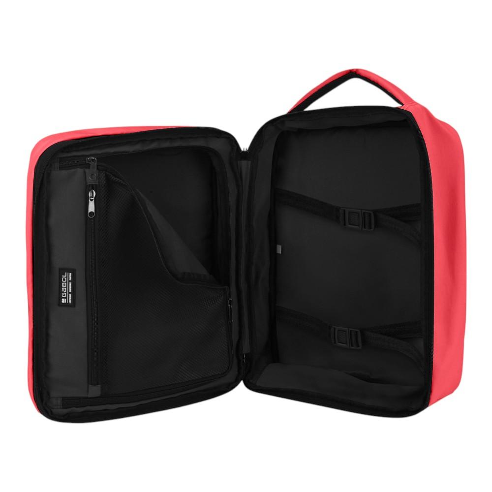 Interior de la mochila Luisipo Gabol Vancouver color coral abierta mostrando compartimentos y cintas de sujeción