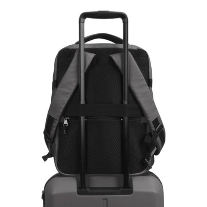 Mochila Luisipo Gabol Vancouver gris acoplada al asa telescópica de una maleta de viaje