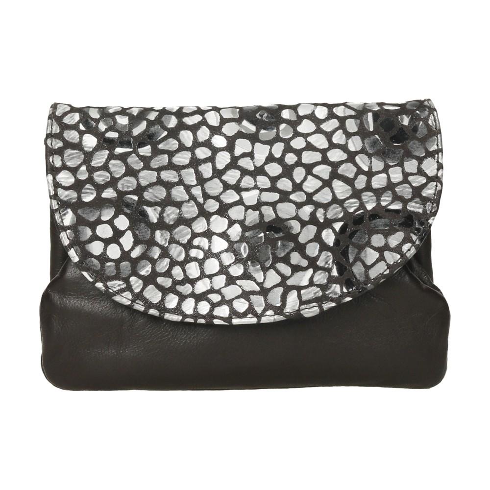  Vista frontal del exclusivo monedero con boquilla de piel para mujer, con solapa estampada de la colección Gaudí.