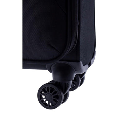 Detalle de la rueda doble silenciosa para un rodaje suave de la maleta de cabina.