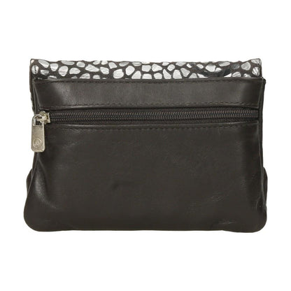 Parte trasera del monedero de piel para mujer detallando el práctico bolsillo exterior con cremallera.